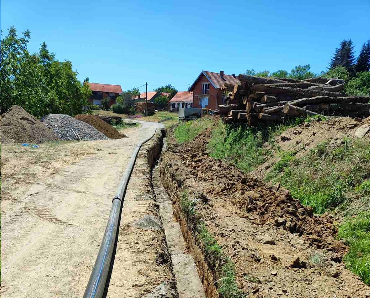 IZGRADNJA VODOVODNE MREŽE U NASELJU MITROVAC